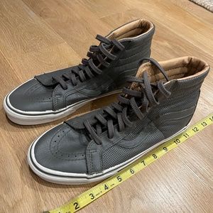 Vans SK8-HI SHOE in gray perforated leather